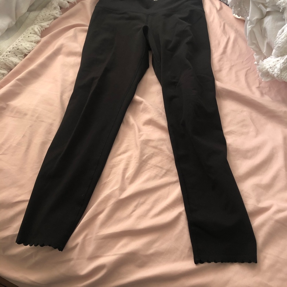 Old navy scalloped leggins